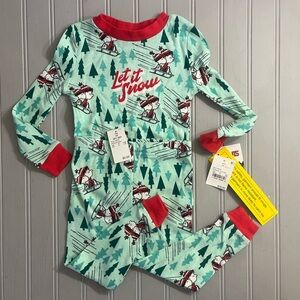 Peanuts Toddler Let It Snow Two Piece Pajama Set 2T Green Red Ice Skating NWT